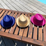 Chapeau artisanal de Madagascar Borsalino Unis, en fibres naturelles, petit et tendance. Idéal plage, piscine, jardin ou vacances.