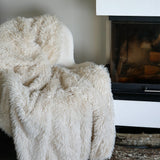 Plaid Longwool beige clair 130x170 cm plaid doux et chaud 450 g/m² pour lit ou canapé, cocooning cosy, style hygge, idéale pour l’hiver et la décoration intérieure.