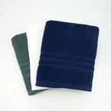 Drap de douche 90×150 cm en éponge bouclette 100 % coton, 350 g/m², doux, absorbant et élégant.