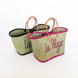 Panier artisanal "Pasika" avec motif brodé "LA PLAGE" - Le comptoir de la plage