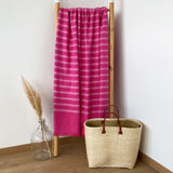 fouta coton doublée éponge alanya fuchsia 90x160 cm ou XL 140x180 cm, 100 % coton, absorbante, légère et séchage rapide, idéale plage, piscine ou salle de bain.