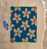 serviette de plage yakama XL éponge velours Jacquard Bleu 140x180 cm 400g/m² douce et très absorbante, idéale plage et piscine ou pique-nique.