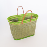 Panier artisanal Aravoula tressé naturel "Tsipika" avec bande rabane carreaux - Le comptoir de la plage