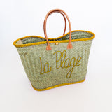 Panier artisanal "Pasika" avec motif brodé "LA PLAGE" - Le comptoir de la plage