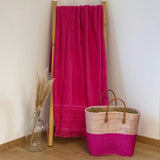 serviette de bain éponge velours unie ciselée romance fuchsia 90x170 cm, 100 % coton, 460 g/m², légère et absorbante, idéale salle de bain, piscine et plage