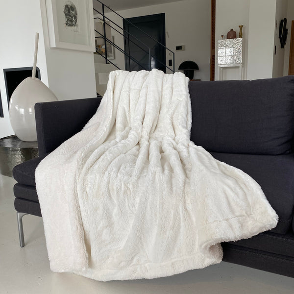 Plaid Cocoon Off White 130x170 cm plaid doux et chaud 610 g/m² pour lit ou canapé, cocooning cosy, style hygge, idéale pour l’hiver et la décoration intérieur.