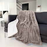 Plaid Cocoon Beige taupe 130x170cm, imitation lapin 610g/m², douceur et chaleur pour un confort cosy pour votre intérieur.