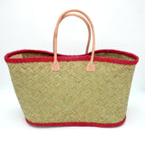 panier artisanal aravola luxe GM brodé good vibes rouge GM en fibres naturelles, tressage traditionnel en aravoula dimensions 50x20x32 avec finition brodée et fermeture bouton, idéal pour la plage, le marché et la ville.
