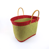 panier artisanal baly GM aravola luxe rouge bordure rabane en fibres naturelles, avec bande rabane unie, solide et polyvalent. Dimensions 55×20×35cm , avec poche intérieure, idéal pour courses, plage, piscine ou ville