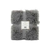 plaid longwool gris clair 130x170 cm imitation fourrure à poils longs, 450g/m², ultra doux et élégant pour sublimer et réchauffer votre canapé.