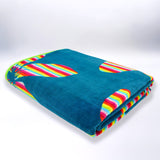serviette de plage yakama XL éponge velours Jacquard Bleu 140x180 400g/m² douce et très absorbante, idéale plage et piscine ou pique-nique.
