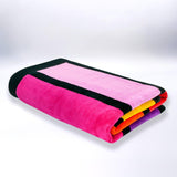 serviette de plage éponge velours jacquard happy chic 100x175cm 100% coton, 470 g/m², douce, absorbante et coordonnée, idéale pour plage ou piscine.