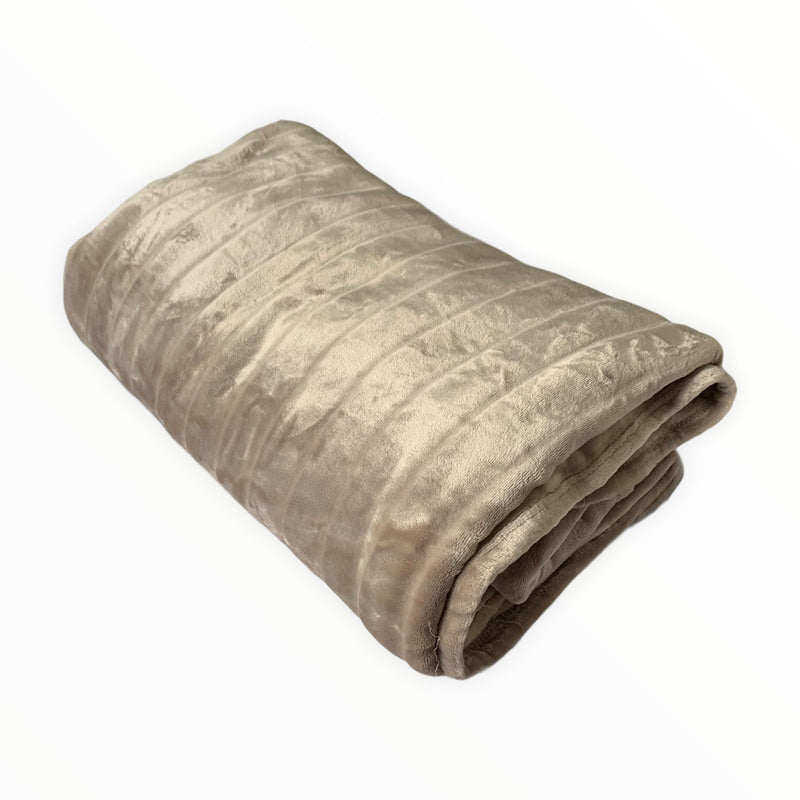 Plaid cocooning ciselée imitation fourrure beige taupe - Le comptoir de la plage
