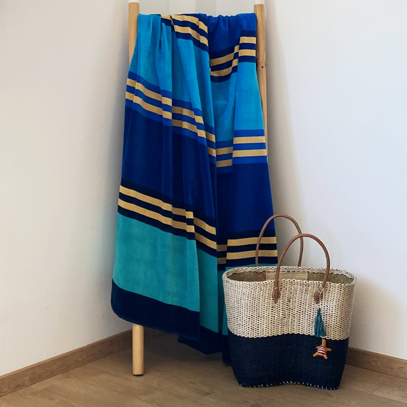 Drap de bain en coton bleu Marindia - Le comptoir de la plage