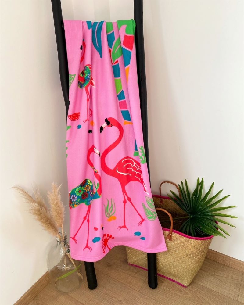 Pack enfant serviette et poncho rose Familia - Le comptoir de la plage