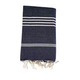 Fouta plate en coton rayée Kolora bleue marine - Le comptoir de la plage