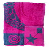 Serviette de plage en velours Jacquard Fuchsia Turtle Taille XL - Le comptoir de la plage