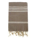 Fouta plate en coton rayée Kolora taupe - Le comptoir de la plage