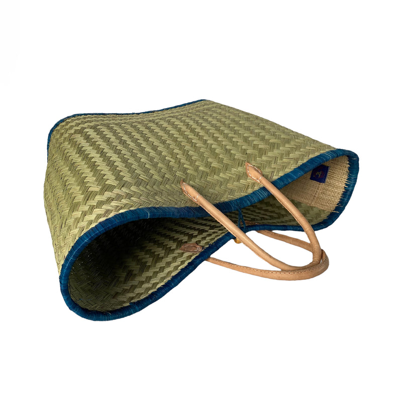 Grand panier artisanal turquoise Feston - Le comptoir de la plage