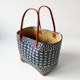 Panier artisanal bleu Frise - Le comptoir de la plage