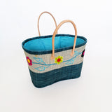 panier artisanal Namakia turquoise rabane brodé avec broderies fleurs avec pochon, anses cuir dimensions 35x20x35 cm fond renforcé, idéal pour le marché ou la plage 