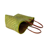 Panier artisanal vert Rayas - Le comptoir de la plage