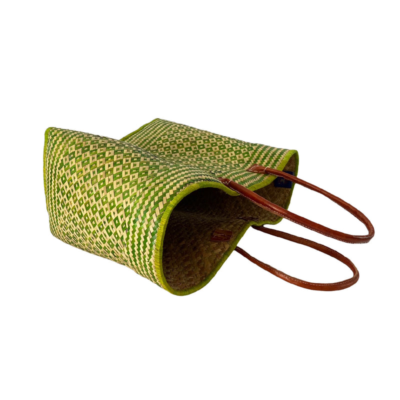 Panier artisanal vert Rayas - Le comptoir de la plage
