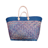 panier artisanal antaly bleu marine taille GM avec bordure rabane unie et poignées cuir, fibres naturelles, dimension 30×56×23 cm. 
Solide, idéal pour les courses ou la plage.
