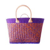 panier artisanal antaly prune taille GM avec bordure rabane unie rouge et poignées cuir, fibres naturelles, dimension 30×56×23 cm. 
Solide, idéal pour les courses ou la plage
