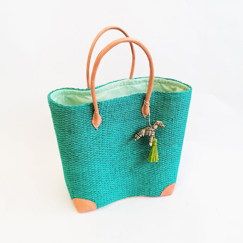 Panier artisanal Bekily turquoise - Le comptoir de la plage