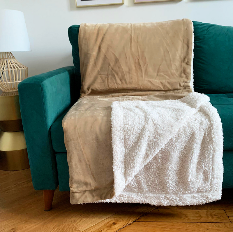 Plaid cocooning doublé imitation Mouton beige clair - Le comptoir de la plage