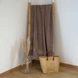serviette de bain éponge velours unie classy taupe 90x180 cm, 100 % coton, 500 g/m², légère et absorbante, idéale salle de bain, piscine et plage