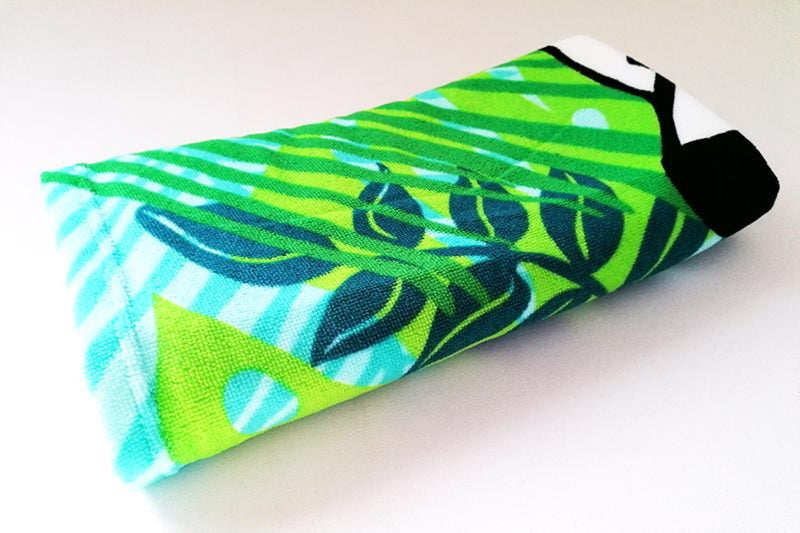 Serviette de plage microfibre 100% polyester Panda - Le comptoir de la plage