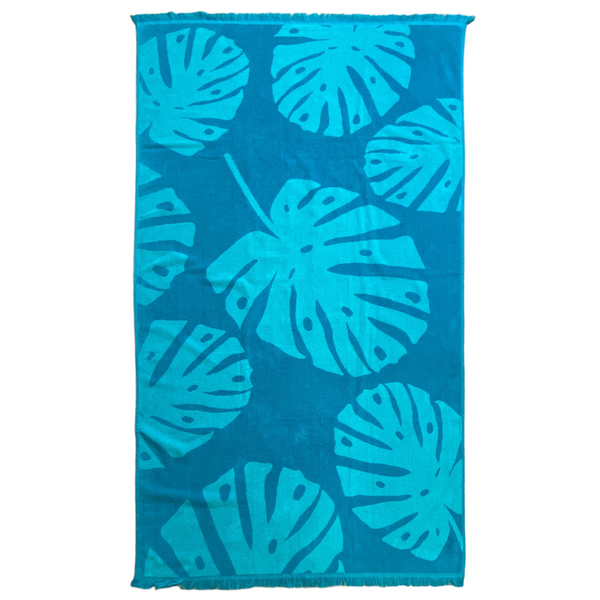 Serviette de plage bleue en coton Velika, large - Le comptoir de la plage